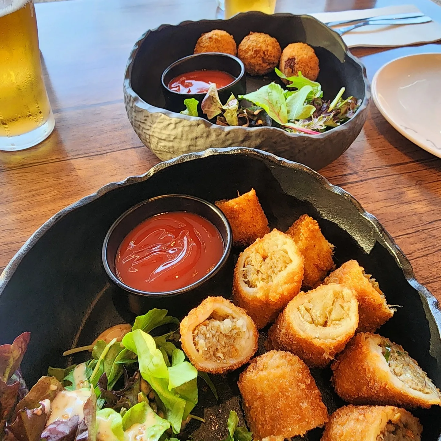 Crispy Roll and cutlets with tempered fish, potato, onion