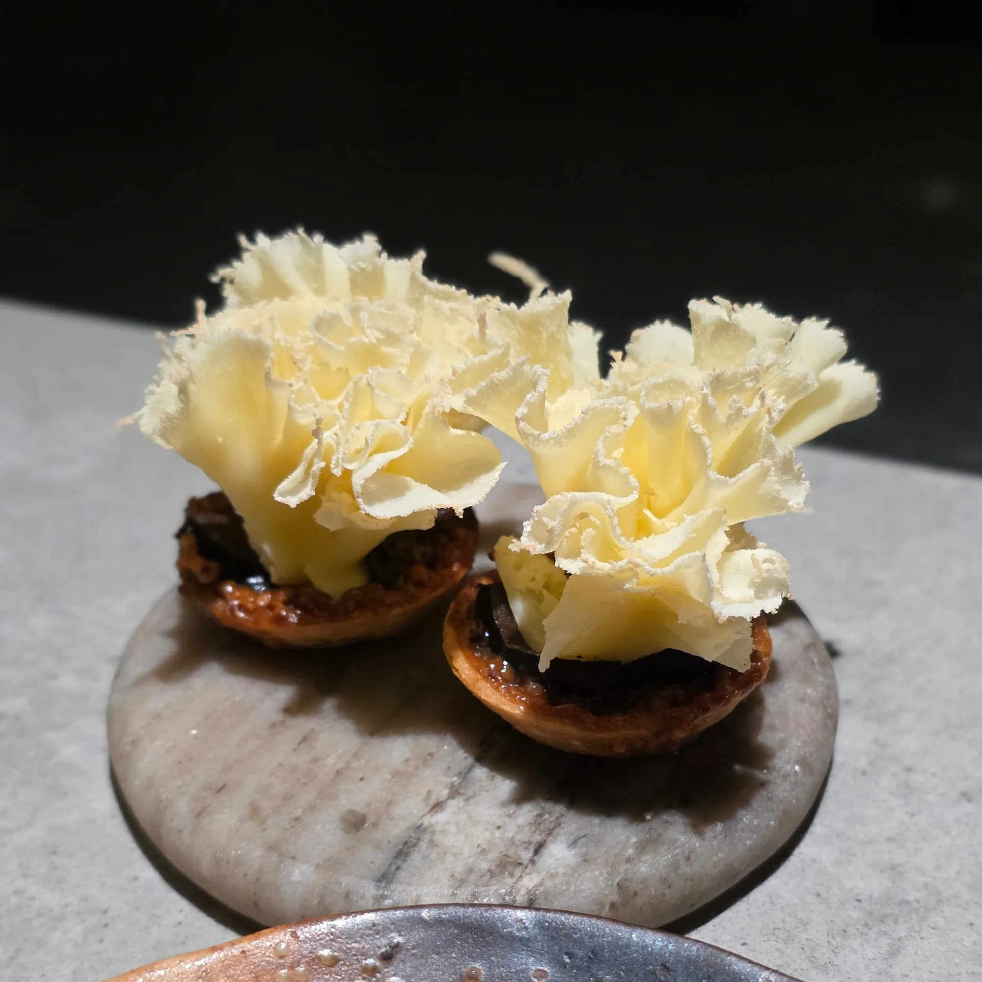 nut tart / tête de moine