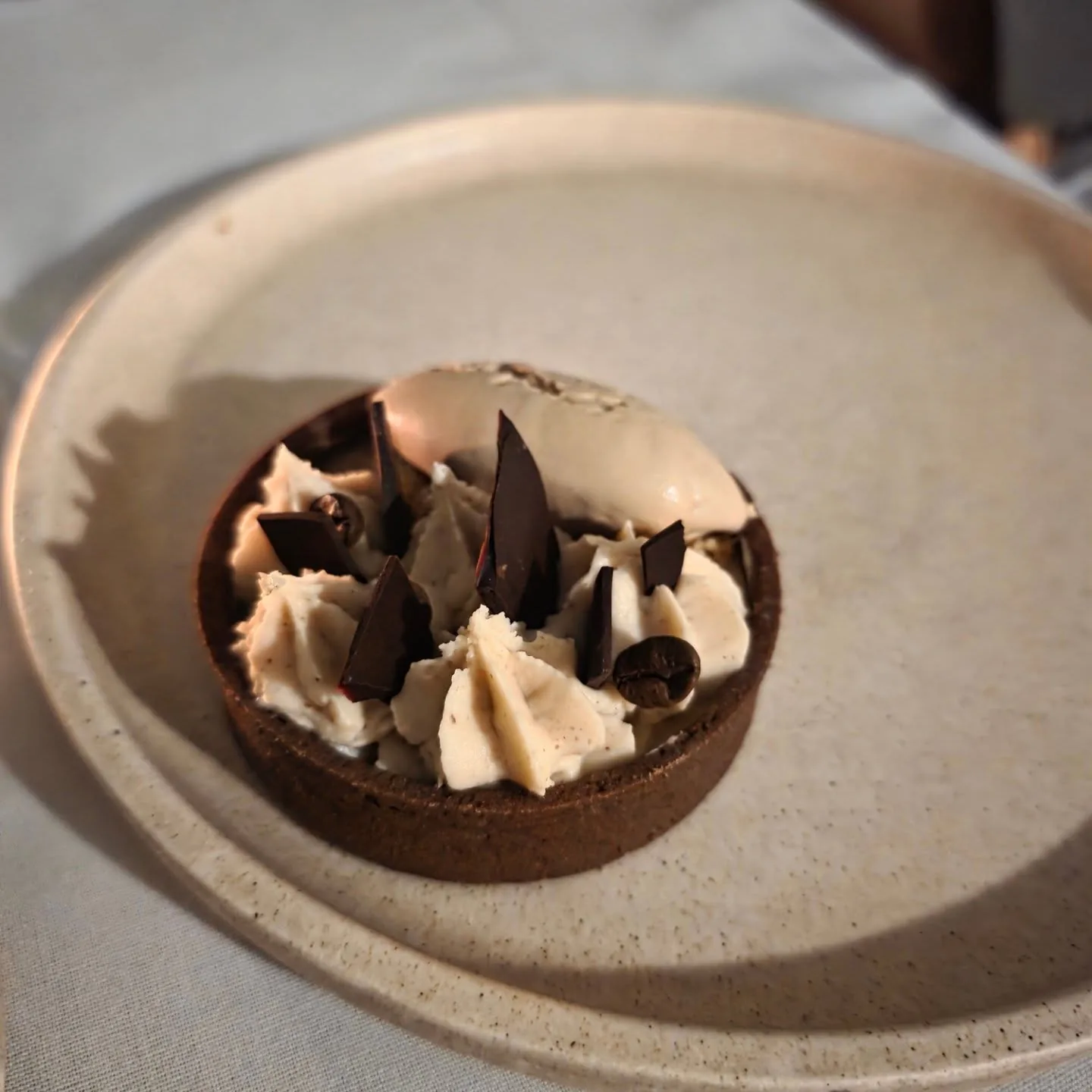 Blonde chocolate tart