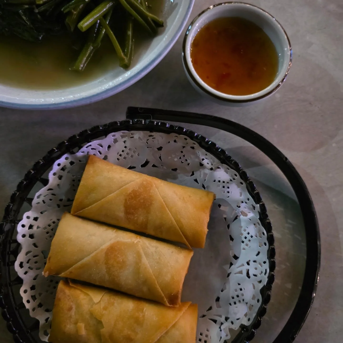 Prawns and chives spring rolls